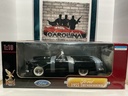1:18 ROAD SIGNATURE DIE CAST METAL- FORD 1955 THUNDERBIRD