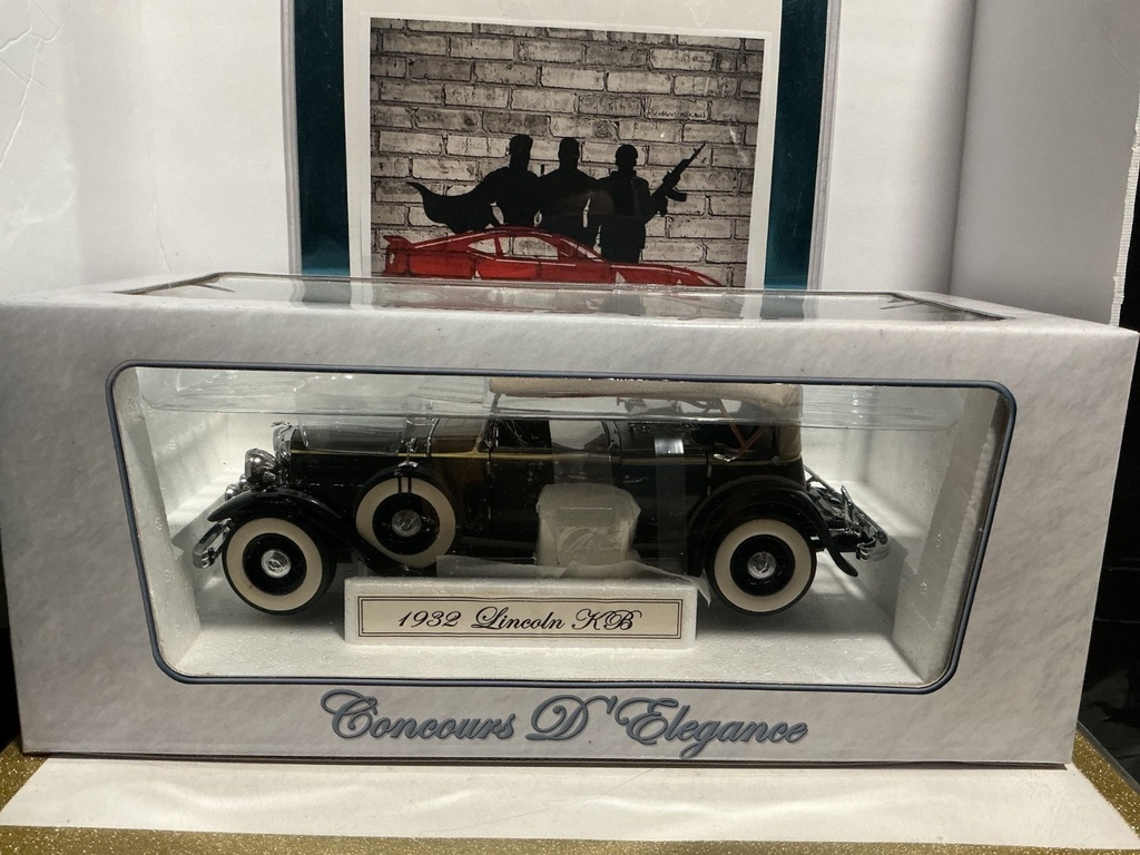 1:18 MOTORCITY CLASSICS - CONCOURS D’ELEGANCE 1932 LINCOLN KB