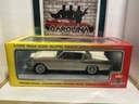 1:18 MOTORCITY CLASSICS - 1957 STUDEBAKER GOLDEN HAWK #80003 ARTIC WHITE