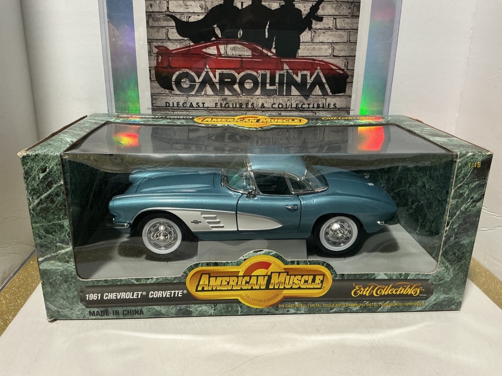 1:18 ERTL - 1961 CHEVROLET CORVETTE BLUE ON BLACK