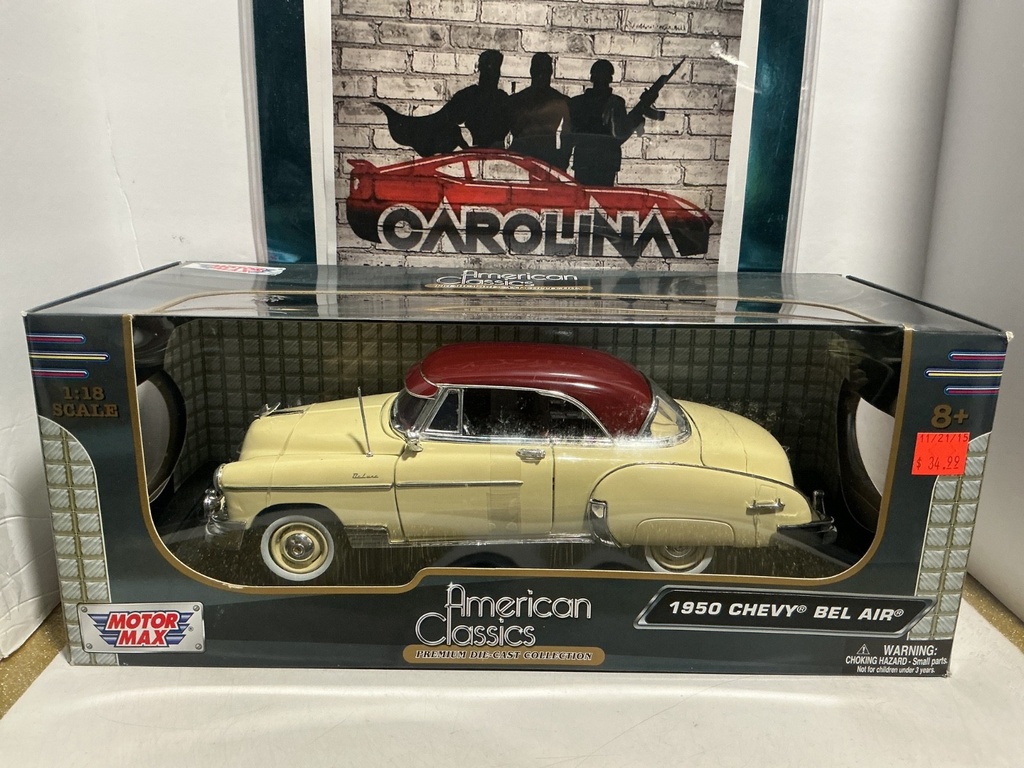 1:18 MOTORMAX - AMERICAN CLASSICS - 1950 CHEVY BEL AIR [TAN/RED]