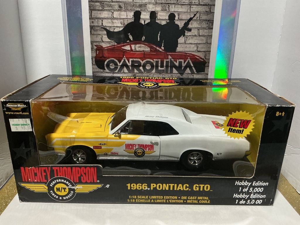 [008815] 1:18 ERTL AMERICAN MUSCLE - [CRACK IN PLASTIC] MIKEY THOMPSON 1966 PONTIAC GTO