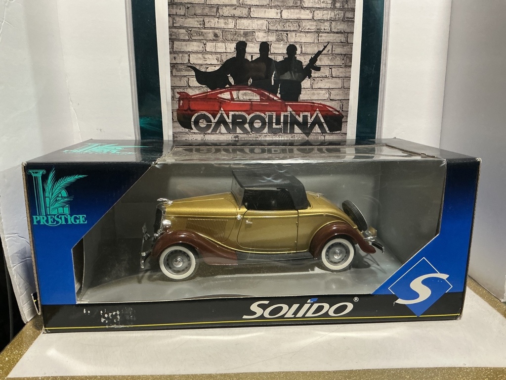 1:18 SOLIDO PRESTIGE - 1934 Ford V8 Roadster [GOLD/BLACK]