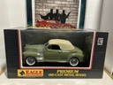1:18 EAGLE COLLECTIBLES - 1941 Chevrolet Deluxe Convertible - [GREEN/TAN TOP]
