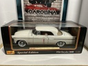 1:18 MAISTO SPECIAL EDITION - 1956 CHRYSLER 300B [WHITE/TAN]