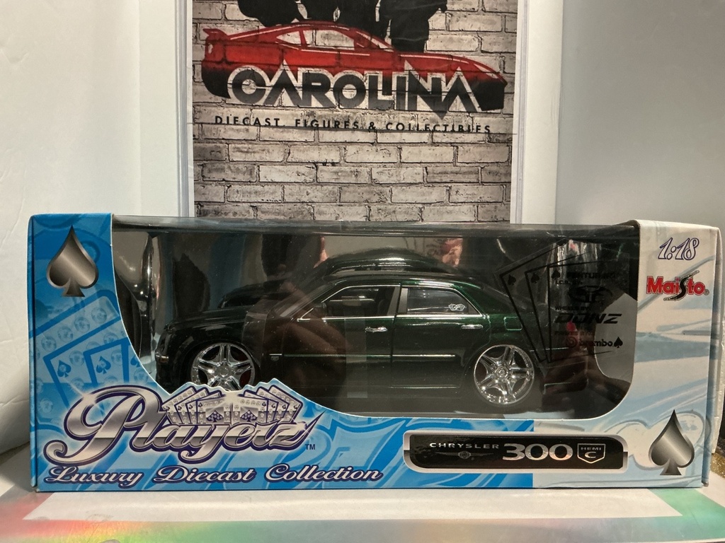 1:18 MAISTO CHRYSLER 300C HEMI