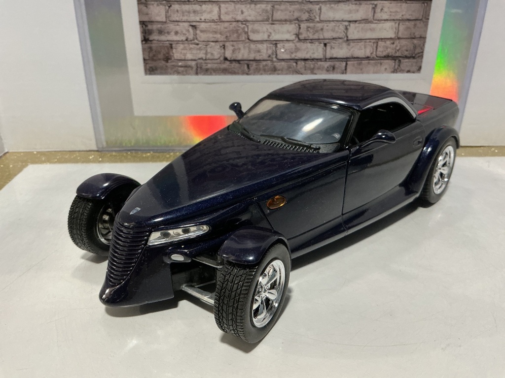 1:18 MOTORMAX 2001 CHRYSLER HOWLER CONCEPT BLUE/BLACK