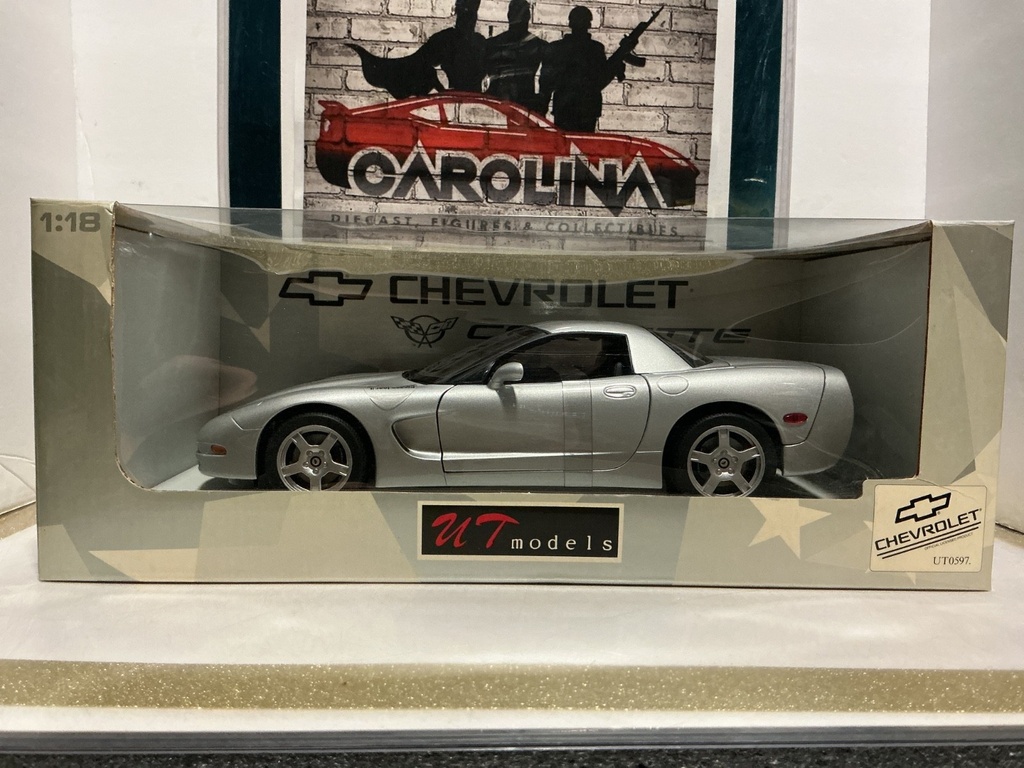 1:18 UT MODELS CHEVROLET CORVETTE