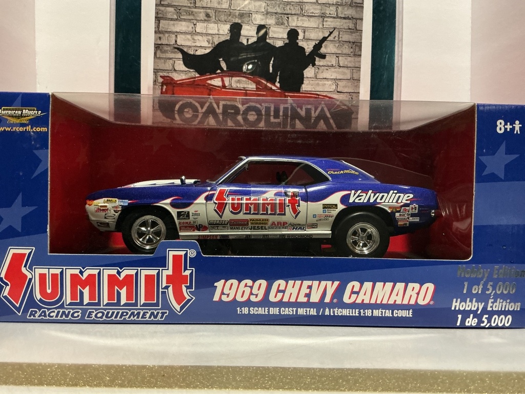 1:18 ERTL 1969 CHEVY CAMERO