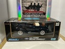 1:18 WELLY COLLECTABLE - 1936 FORD DELUXE CABRIOLET NAVY BLUE ON BROWN