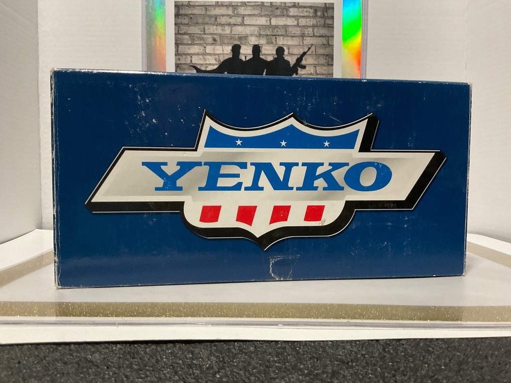 1:18 EXACT DETAIL  1967 YENKO SS 427 CAMARO