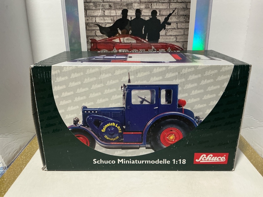1:18 SHUCO MINIATURMODELLE LANZ EILBULLDOG TRACTOR [BROKE TIRE / DOOR HANDLE]