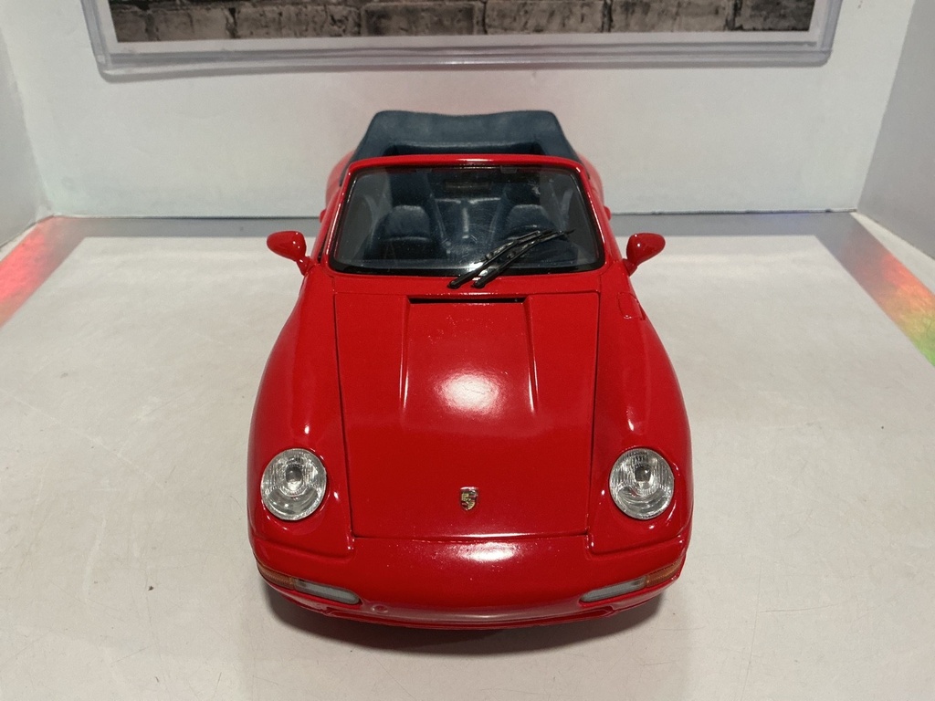 1:18 MAISTO 1994 PORSCHE 911 CARRERA CABRIOLET
