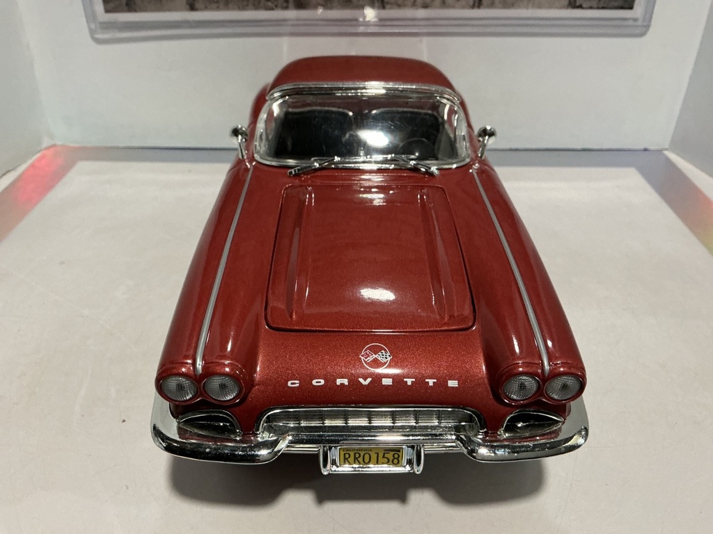 1:18 ERTL G19 FFITI 1962 CHEVY CORVETTE