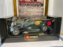 1/18 BURAGO JAGUAR  {BOX DAMAGED}
