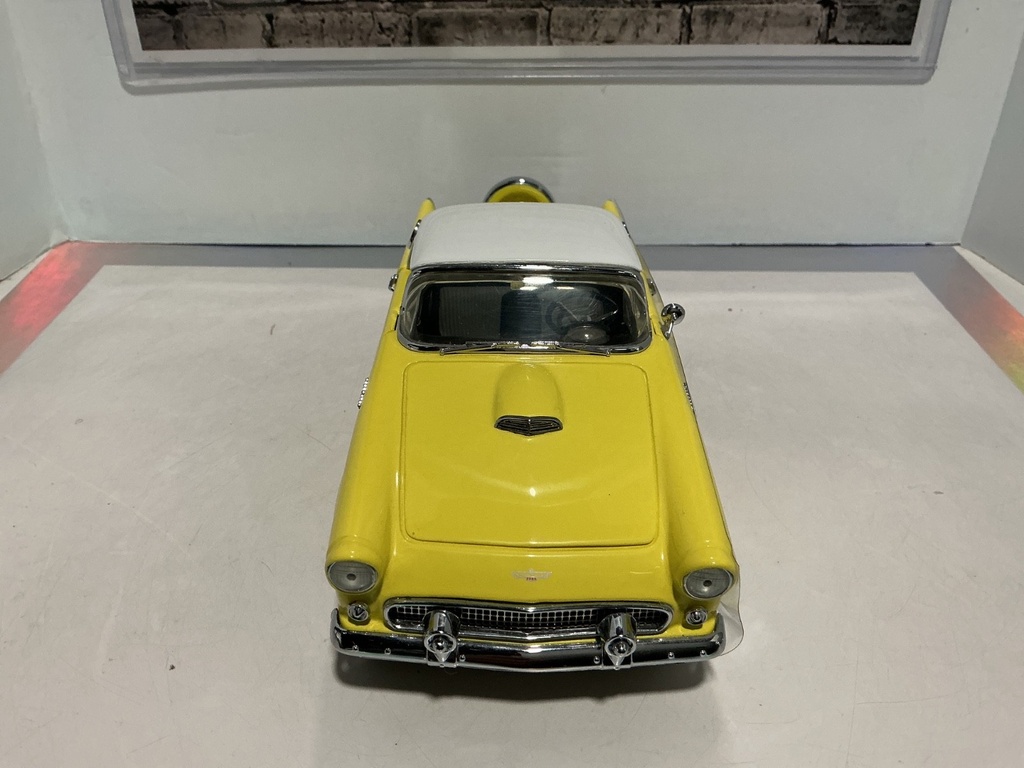 1:24 FRANKLIN MINT B11E010 1956 FORD THUNDERBIRD LE