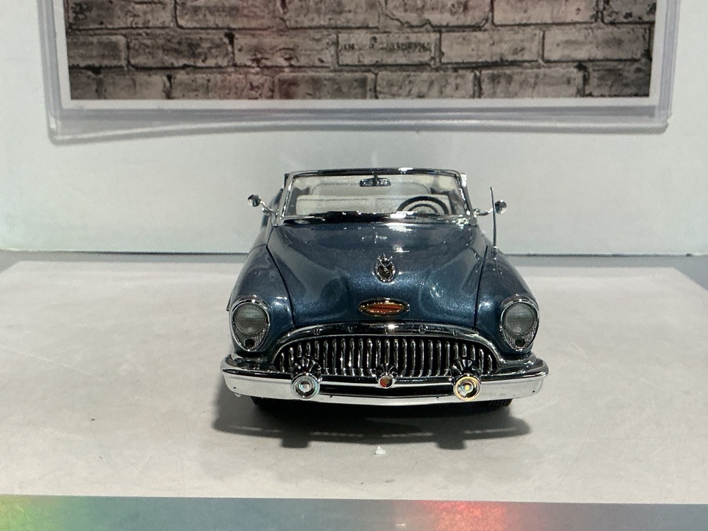 1:24 DANBURY MINT 1953 BUICK SKY LAVLE