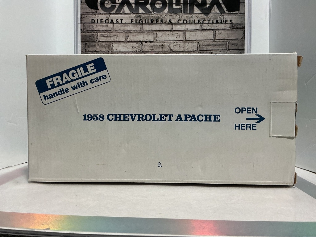 1:24 DANBURY MINT 1958 CHEVROLET APACHE
