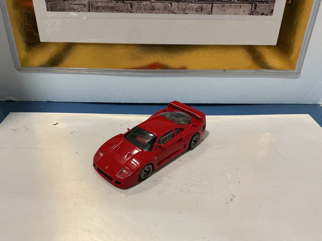 [001677] 1:43 STARTER MADE IN FRANCE FERRARI F40