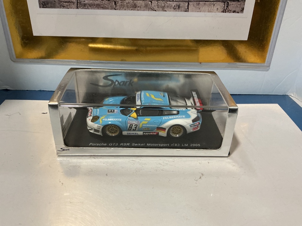 [001566] 1:43 SPARK PORSCHE GT3 RSR SEIKEL MOTORSPORT N83 LM 2005