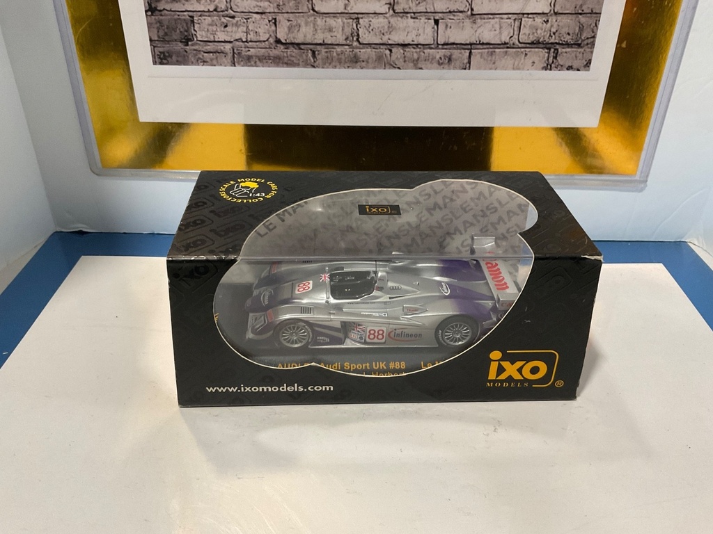 1:43 IOX MODELS AUDI R8 Audi sport UK #88