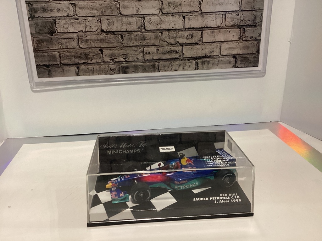 [001143] 1:43 MINICHAMPS F1 RED BULL SAUBER PETRONAS C 18 J. ALESI 1999