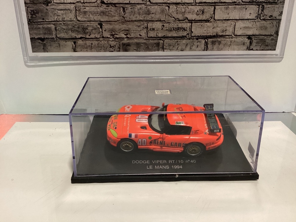1:43 UNIVERSAL HOBBIES DODGE VIPER RT/10 n40 LE MANS 1994 #40