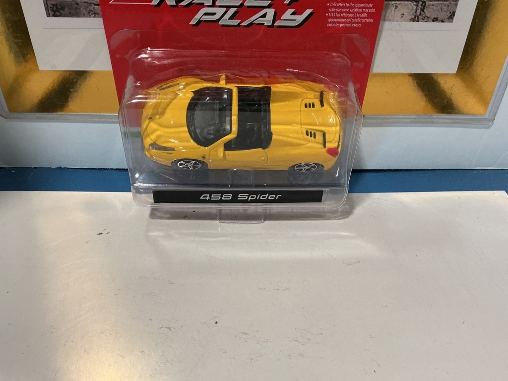 BURAGO 1:43 458 SPIDER