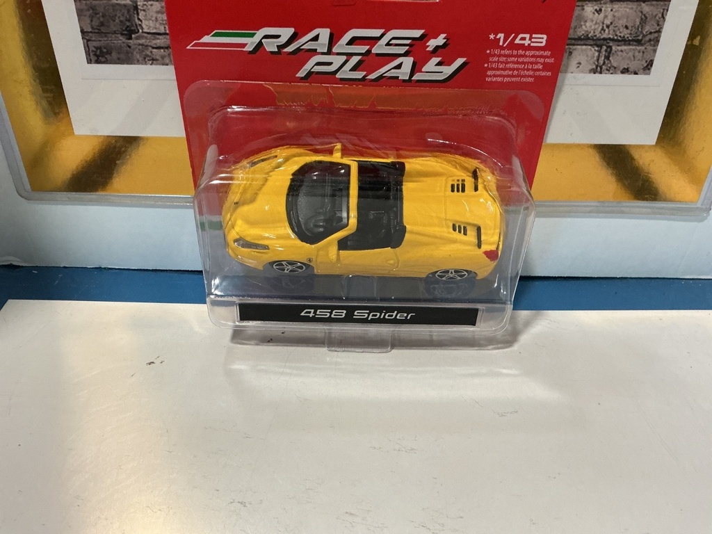 BURAGO 1:43 458 SPIDER