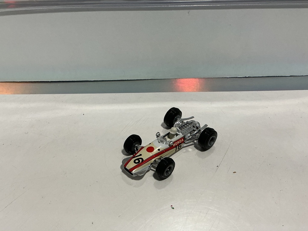 CHAMPION 1:43 MADE IN FRANCE HONDA F1 RA 301