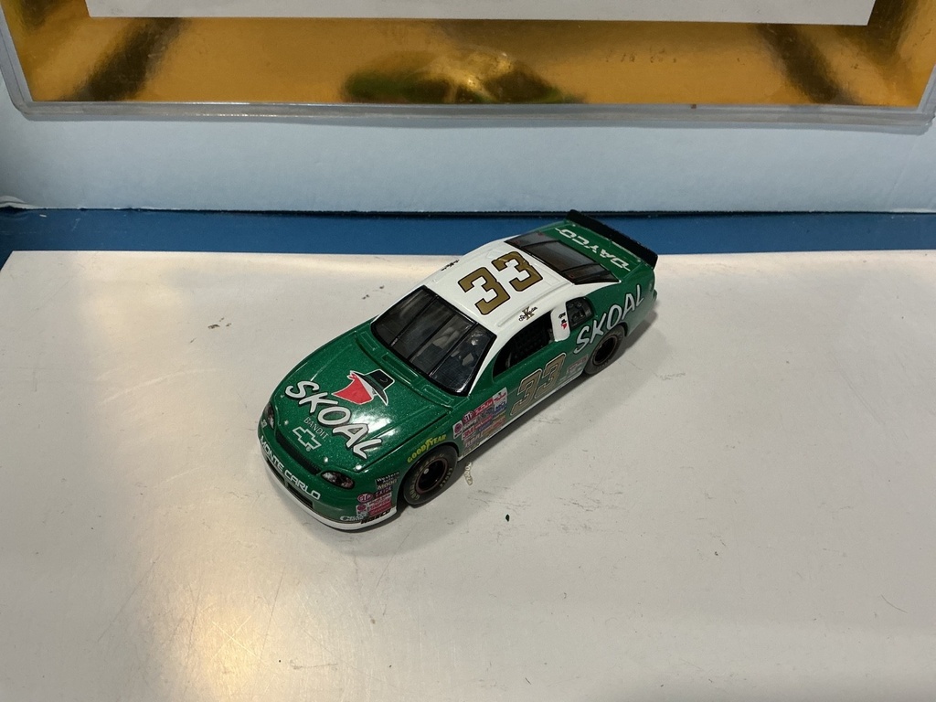 REV-MON 1:43 SKOAL #33