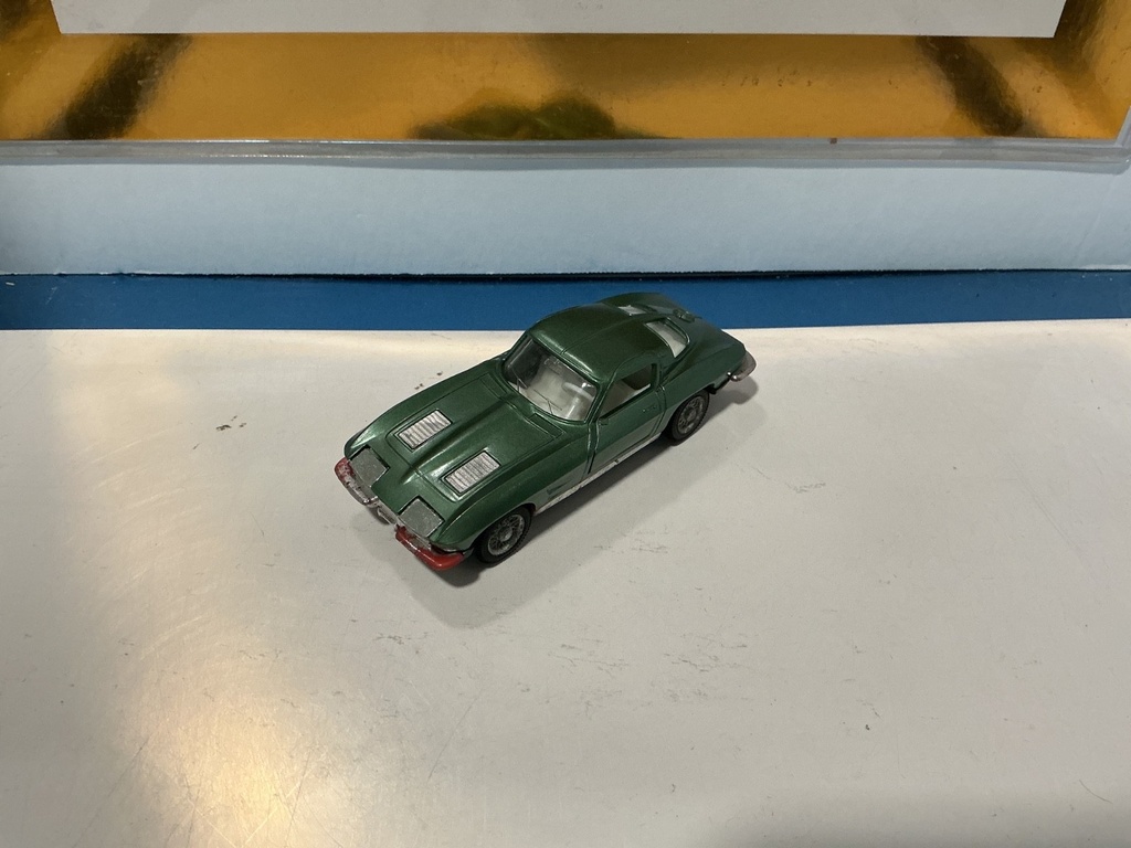 AUTO 1:43 CHEVROLET CORVETTE STING RAY