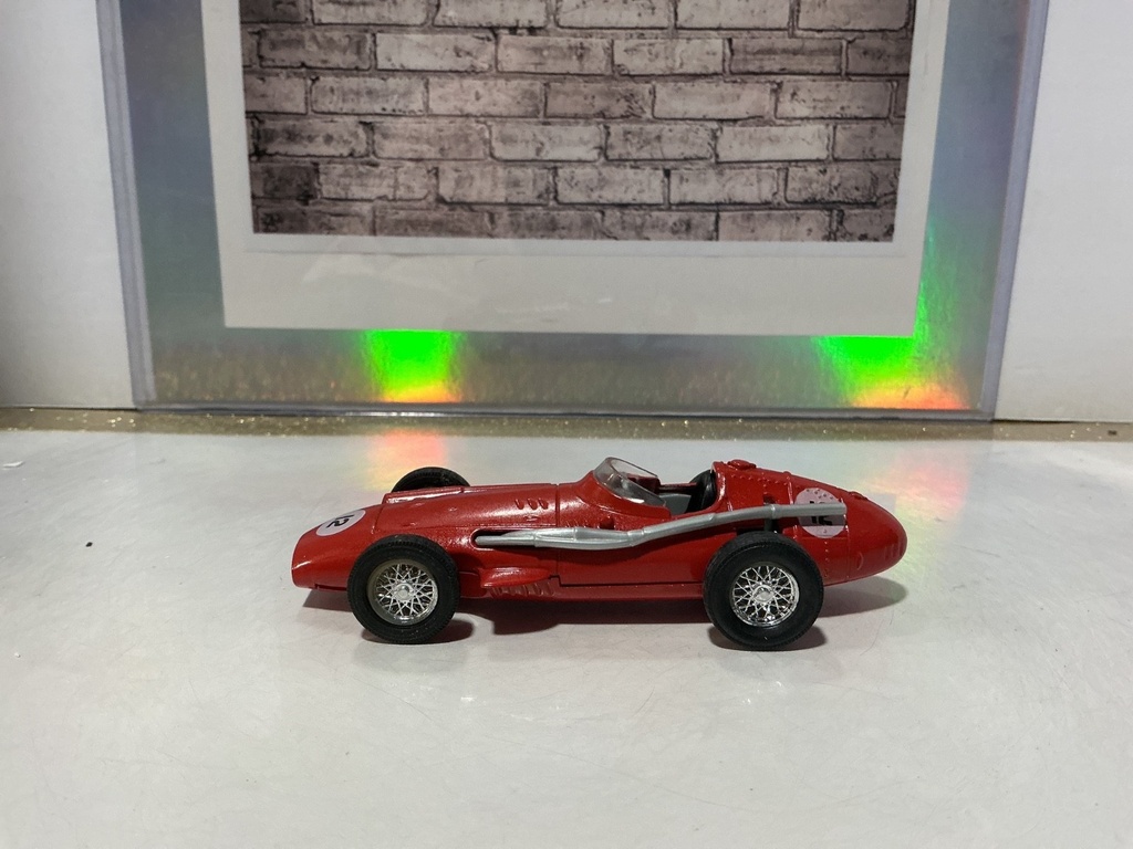 1:43 Match Box Models of Yesteryear Made in England Y-10 1967 Maserati 250F #12