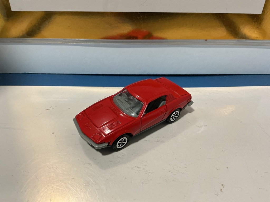 1:43 DINKY TOYS MADE IN ENGLAND TRIUMPH TR7