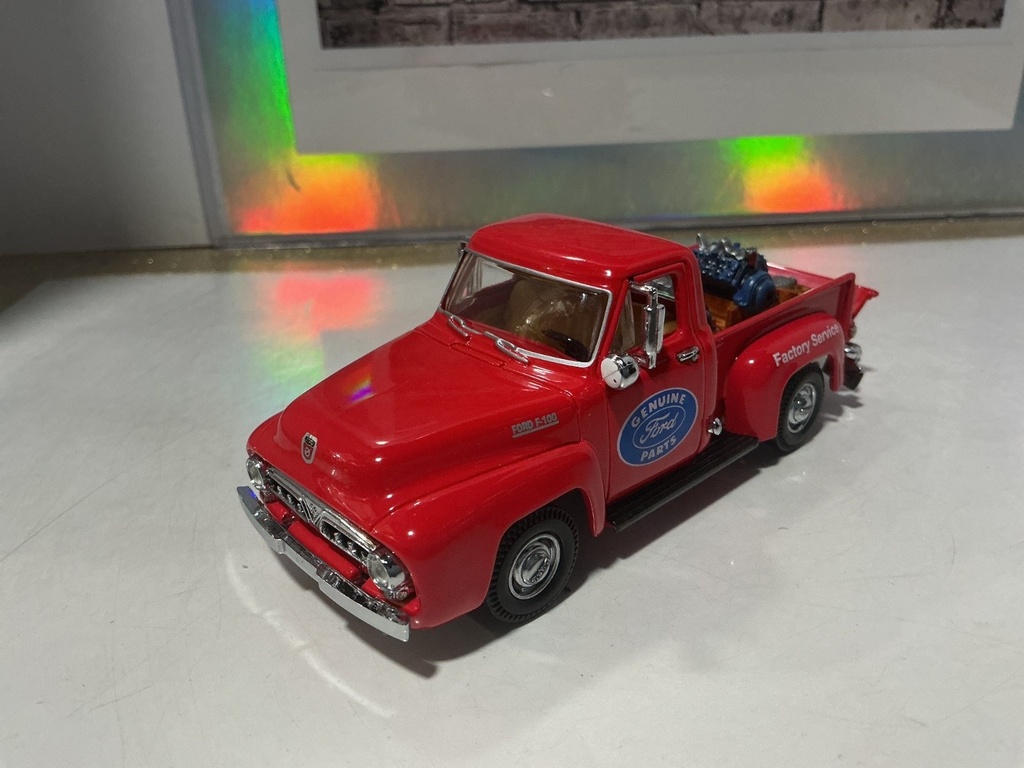 1:43 - MATCHBOX - YIS06 -  1953 FORD F-100
