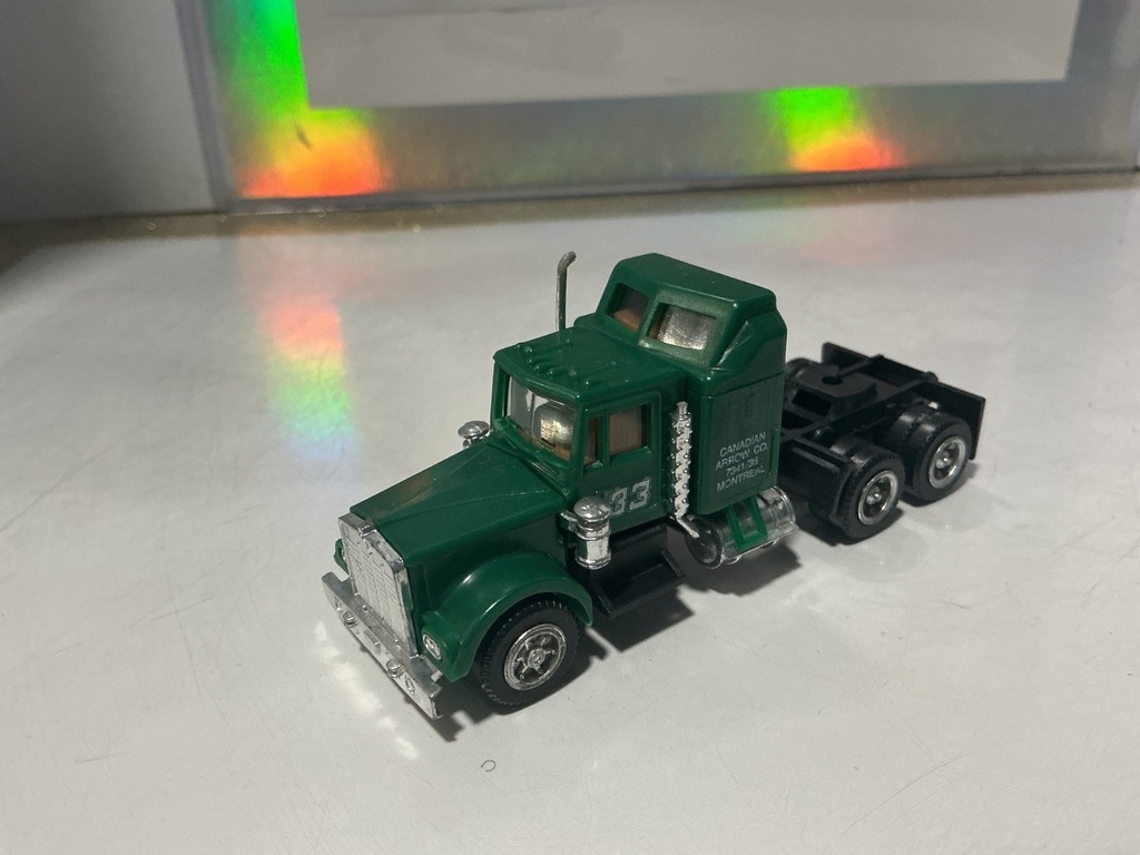 1:43 - HERPA - Kenworth W900 Tractor
