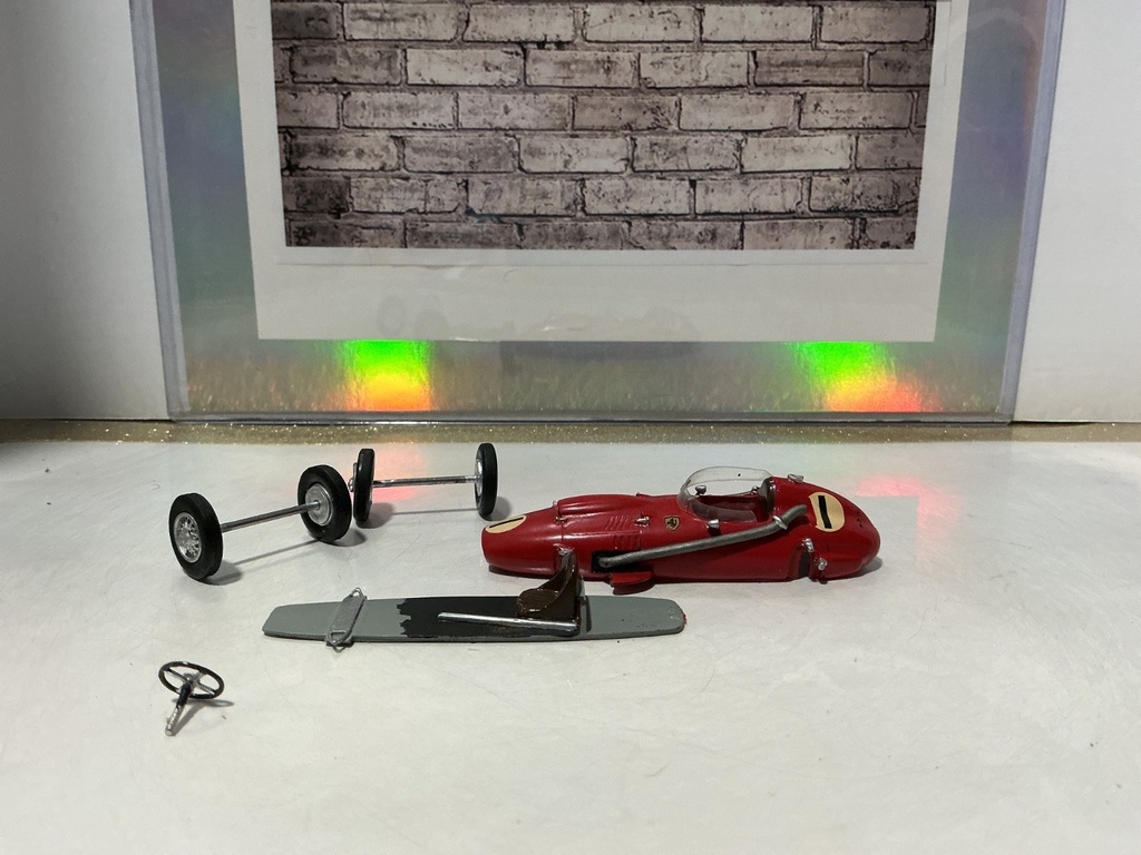 1:43 #1 *JUNK YARD CAR