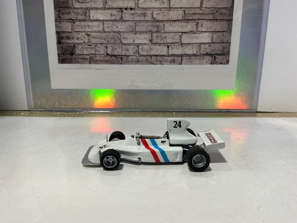 [004958] 1:43 Hesketh James Hunt #24