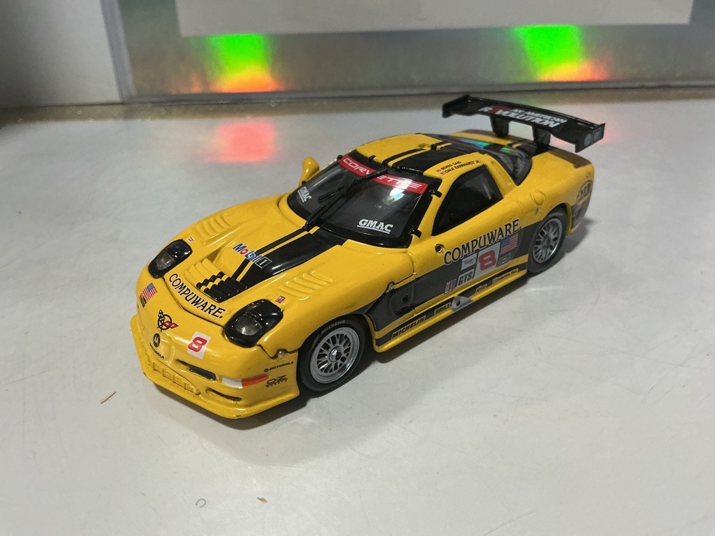1:43 - ACTION - 2004 Chevrolet Corvette C5-R #8 [MISING MIRROR]