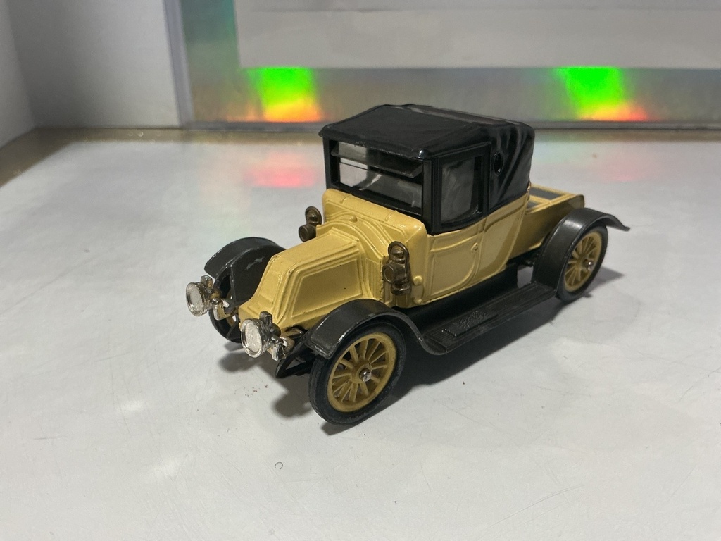 1:43 - CORGI - 1910 RENAULT 12/16