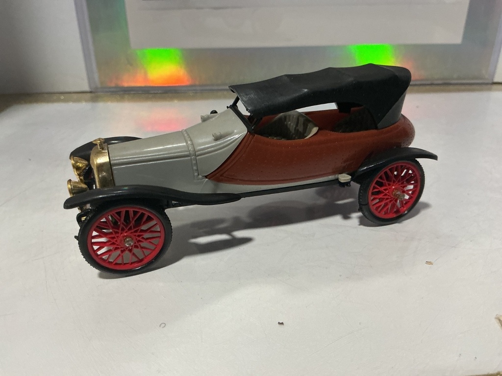 1:43 - DE MINIALUXE - SKIFF 1914 LABOURDETTE
