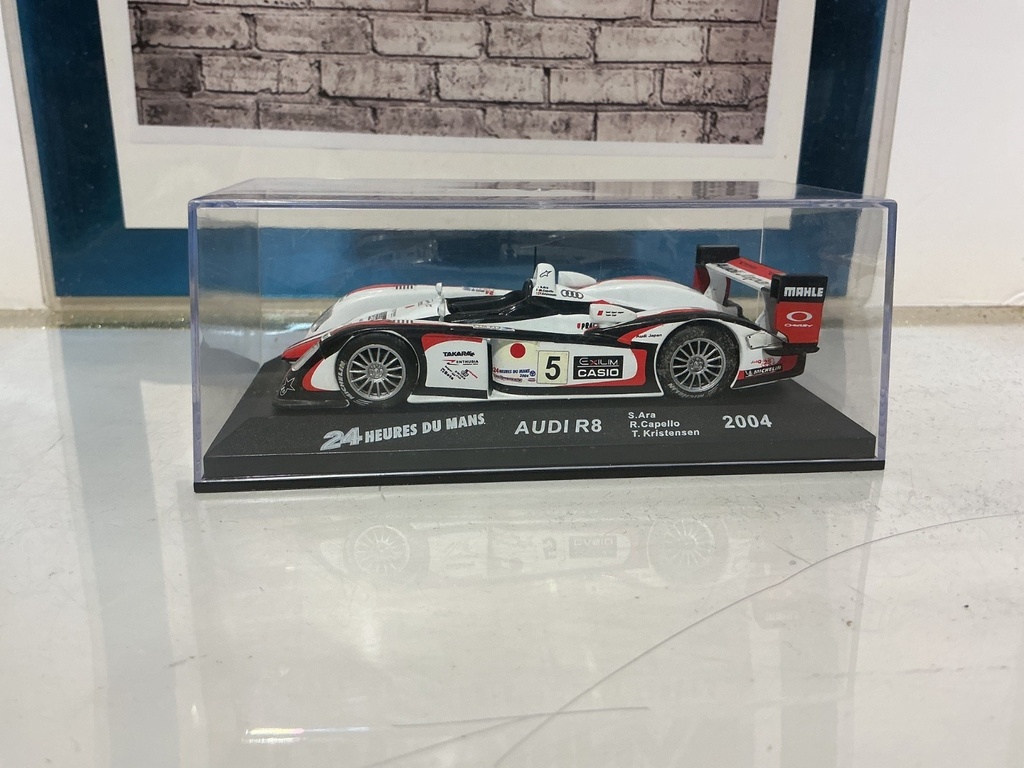 1:43 - SOLIDO 24 HEURES DU MANS AUDI R8 S.ARA 2004