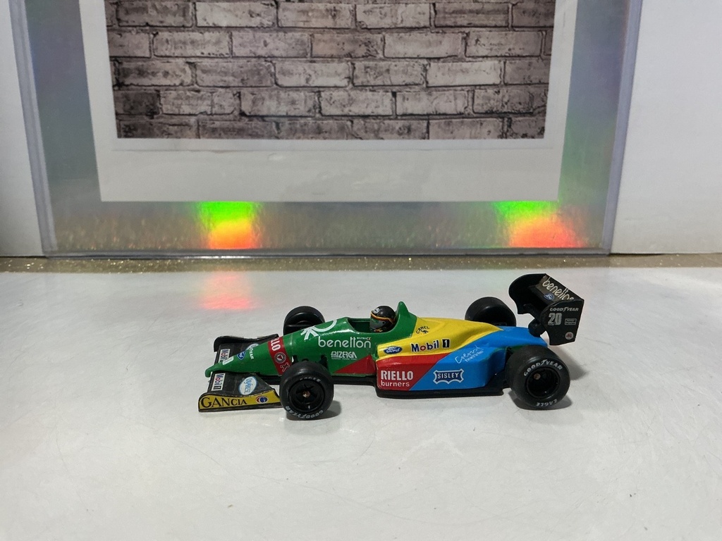 [004953] 1:43 Onyx Made in Portugal Benetton Ford B 188 #20