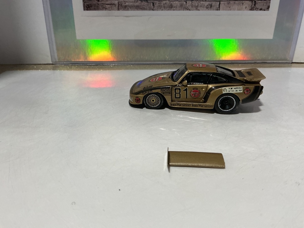 [101032] 1:43 - GRAPHYLAND - PORSCHE KREMER GR. 51