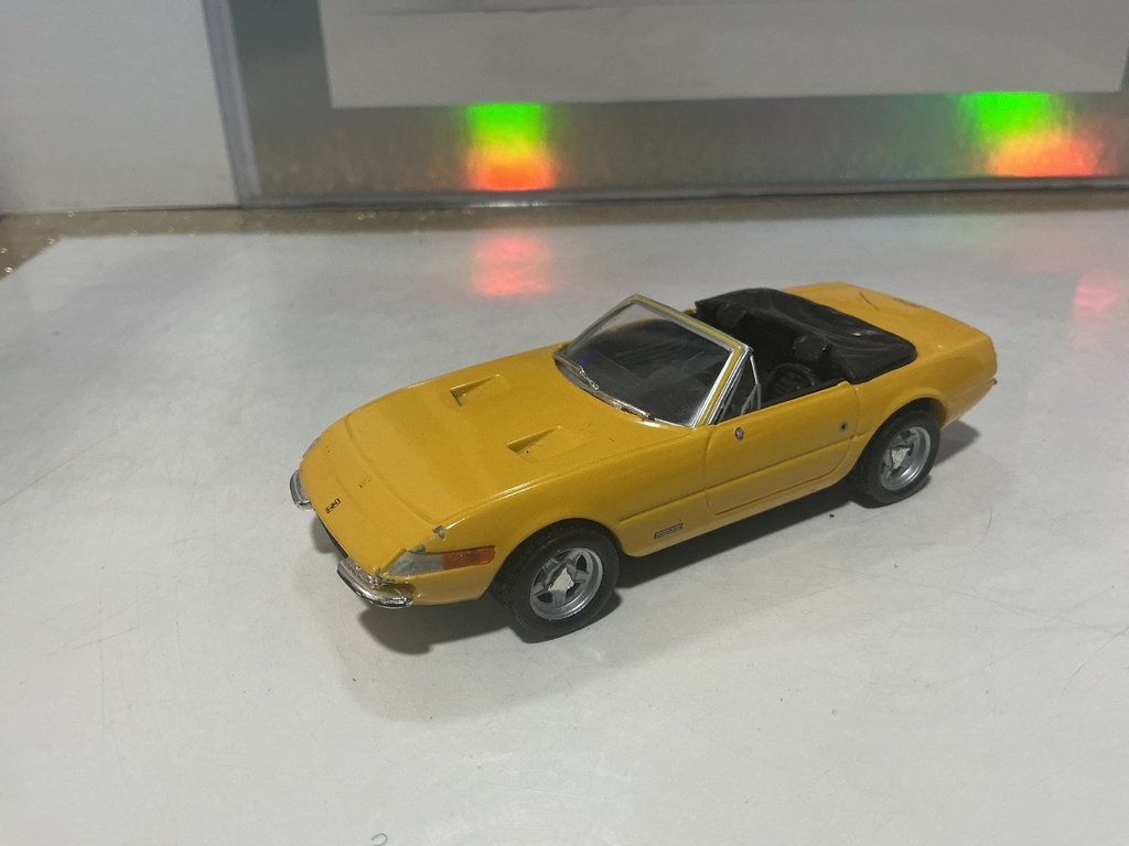 1/43 - HOTWHEELS - DAYTONA 365 GTS SPIDER