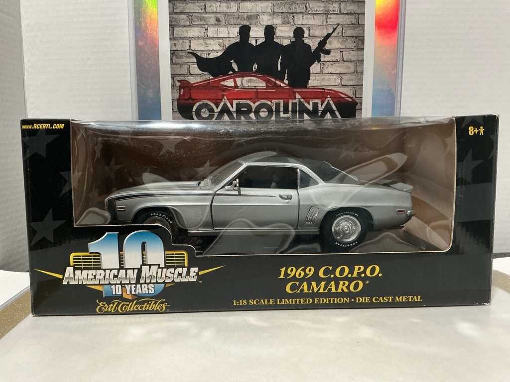 1:18 ERTL 1969 C.O.P.O. CAMARO 10TH ANNIVERSARY SILVER ON BLACK