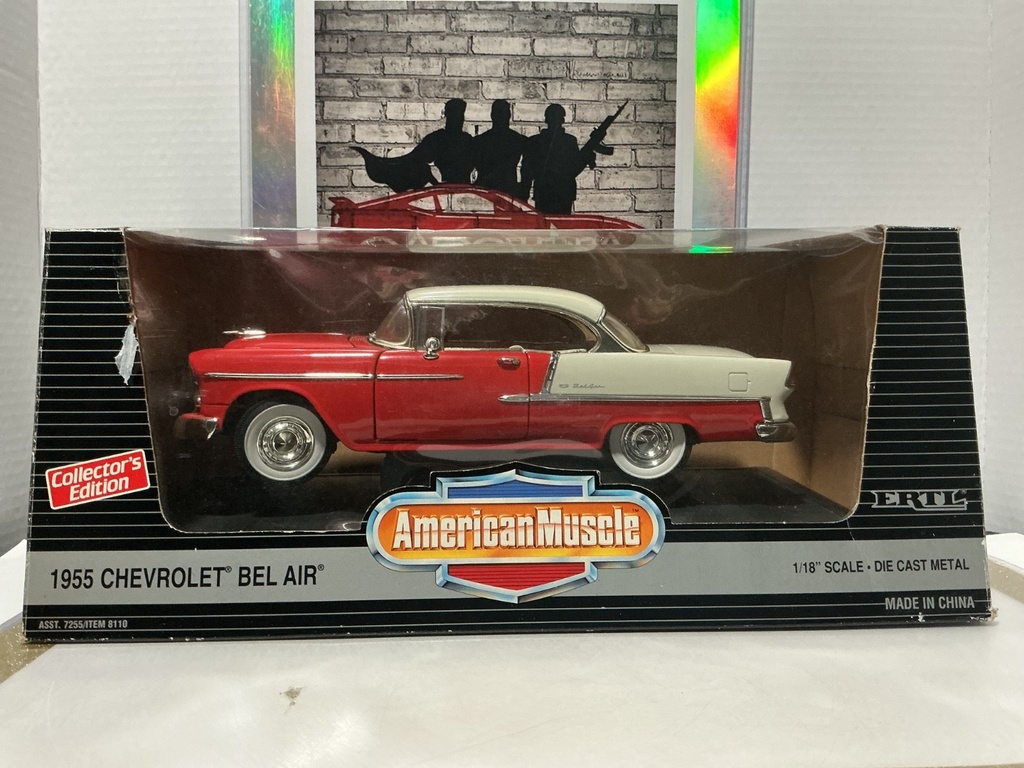 1:18 ERTL COLLECTOR’S EDITION 1955 CHEVROLET  BEL AIR RED ON WHITE
