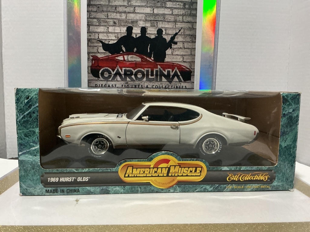 1:18 ERTL - 1969 HURST OLDS WHITE ON BLACK