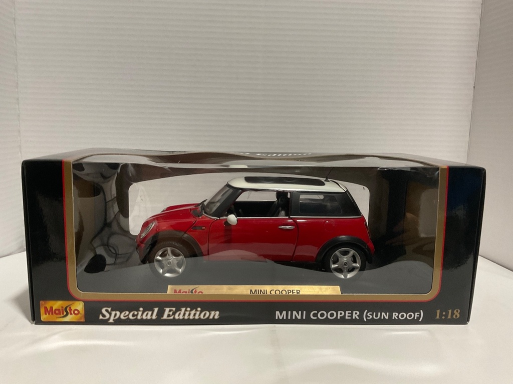 1:18 MAISTO MINI COOPER RED/WHITE ON BLACK