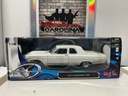 1:18 MAISTO SPECIAL EDITION 1963 DODGE 330 - WHITE